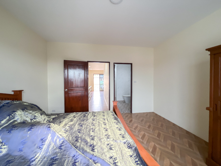 อาคารพาณิชย์ 3 ชั้น 3 ห้องนอน 4 ห้องน้ำ ให้เช่า ในตัวเมืองหน้าทอน เกาะสมุย ทำเลติดถนนวงแหวน ใกล้ท่าเรือและตลาด