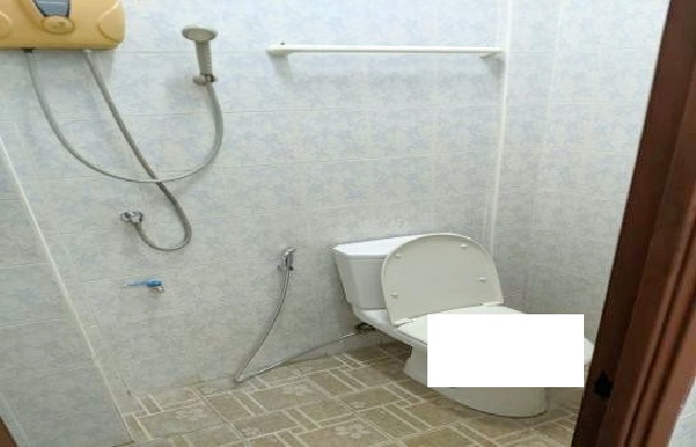 ให้เช่าอาคารพาณิชย์ 3 ชั้น 20 ตร.วา. ย่านสุขุมวิท30-40 เอกมัย 1.3 กม.240 ตร.ม. BTS ทองหล่อ 888ม.  รร.นานาชาติบางกอกเพรพ 1.1 กม.2 นอน 2 น้ำ