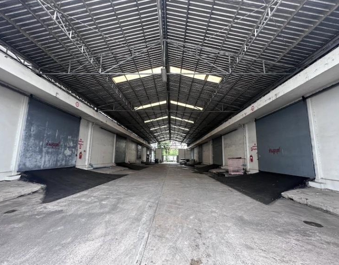 ให้เช่าโกดัง พื้นที่ 1,700-2,000 ตรม ติดถนนเทพารักษ์ ติดรถไฟฟ้าสายสีเหลือง สถานี ทิพวัล