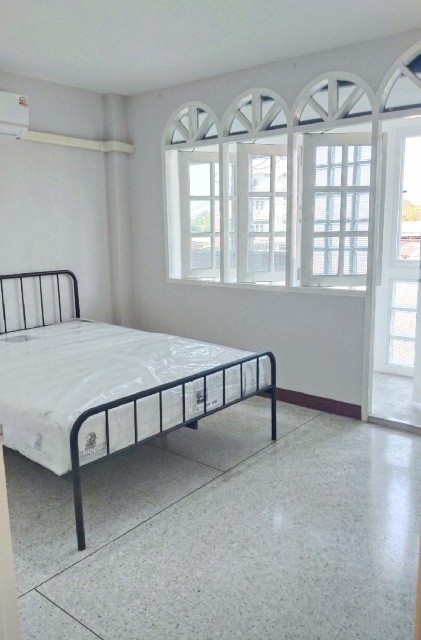 รร.นานาชาติระยอง 4.8 กม. เซ็นทรัลพลาซ่า ระยอง 3.2 กม. ห้องชุด อพาร์ทเม้นท์ 31 ตร.วา.121ตร.ม.หรูแต่งใหม่ 2 นอน 2 น้ำติดถนนใหญ่