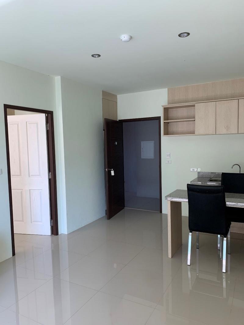 ขายคอนโดมือสองถลาง จังหวัดภูเก็ต โครงการ เจ เจ แอร์พอร์ต ห้องมุม วิวสระว่ายน้ำ-วิวภูเขา