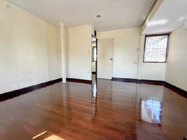 MRT สัมมากร 1.4กม รร.นานาชาติแอสคอต 1กม. 3นอน ให้เช่าบ้านเดี่ยว 2 ชั้น 56ตร.วา. 226ตร.ม. 2น้ำ เดอะพาซิโอ ทาวน์ 1.5 กม.