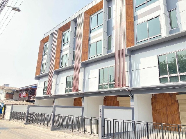 รร.สารสาสน์วิเทศ ให้เช่าทาวน์โฮมหรู 4 ชั้น บางบอน 4.8 กม.4 นอน 24ตร.วา.354 ตร.ม.เพชรเกษม 69  MRT หลักสอง 2.5 กม.  4 น้ำ 