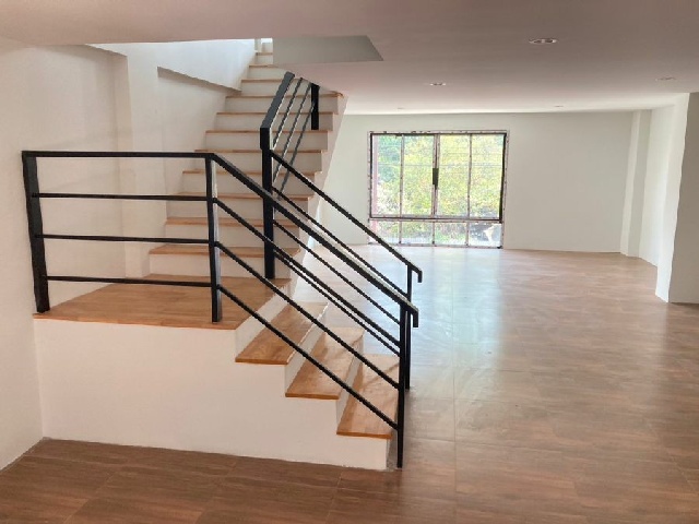 รร.สารสาสน์วิเทศ ให้เช่าทาวน์โฮมหรู 4 ชั้น บางบอน 4.8 กม.4 นอน 24ตร.วา.354 ตร.ม.เพชรเกษม 69  MRT หลักสอง 2.5 กม.  4 น้ำ