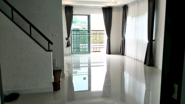 ขายพร้อมผู้เช่า บด.2 ชั้น ม.ศุภาลัย พรีม่า วิลล่า พหลโยธิน 50 ติดถนนเทพรักษ์