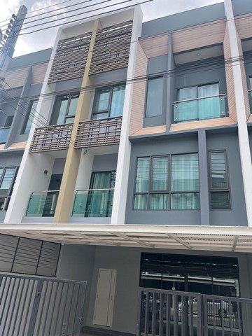 ให้เช่าทาวน์โฮม 3 ชั้น ม.เดอะ วิชั่น ลาดพร้าว-นวมินทร์ ใกล้สระว่ายน้ำ