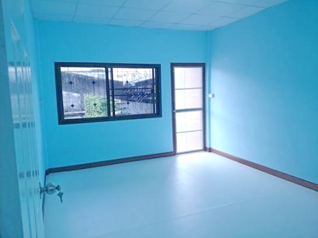 ให้เช่าอาคารพาณิชย์ 2 ชั้น 23 ตร.ม.180 ตร.ม.รีโนเวทใหม่ทั้งหลัง สวยงาม เหมาะสำหรับพักอาศัย 1 น้ำ 2 นอน ซ.ตากสิน 26-32 ม.ราชภัฏธนบุรี 2.3 กม.