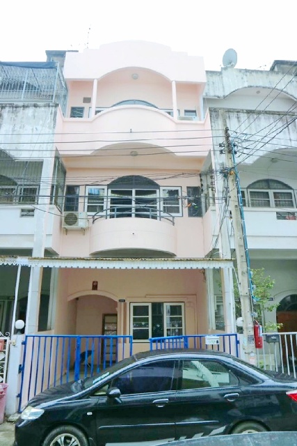  เซ็นทรัล ลาดพร้าว 1.3 กม.ให้เช่าโฮมออฟฟิศ 3 ชั้น รัชดา MRT ลาดพร้าว 900 ม 4 นอน พร้อมเฟอร์ ต่างระดับ 29 ตร.วา.350 ตร.ม.4 น้ำ