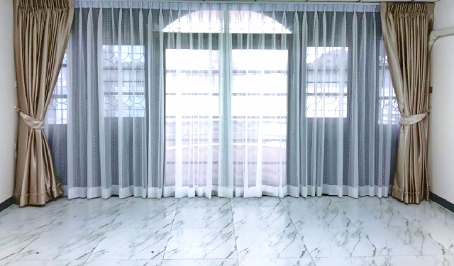 เซ็นทรัล ลาดพร้าว 1.3 กม.ให้เช่าโฮมออฟฟิศ 3 ชั้น รัชดา MRT ลาดพร้าว 900 ม 4 นอน พร้อมเฟอร์ ต่างระดับ 29 ตร.วา.350 ตร.ม.4 น้ำ