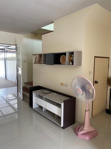 ให้เช่าทาวน์เฮ้าส์ 2 ชั้นใกล้บิ๊กซี ระยอง พร้อมเฟอร์นิเจอร์ครบ