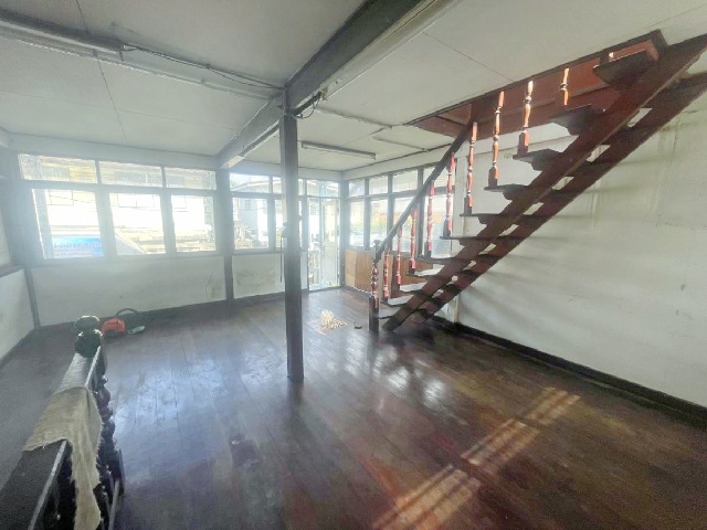 วิวแม่น้ำเจ้าพระยา บ้านเดี่ยว 2.5 ชั้น  15 ตร.วา.60 ตร.ม.พณิชยการเชตุพน 1.9 กม. 3 นอน 1 น้ำ  สะพานพระราม 9