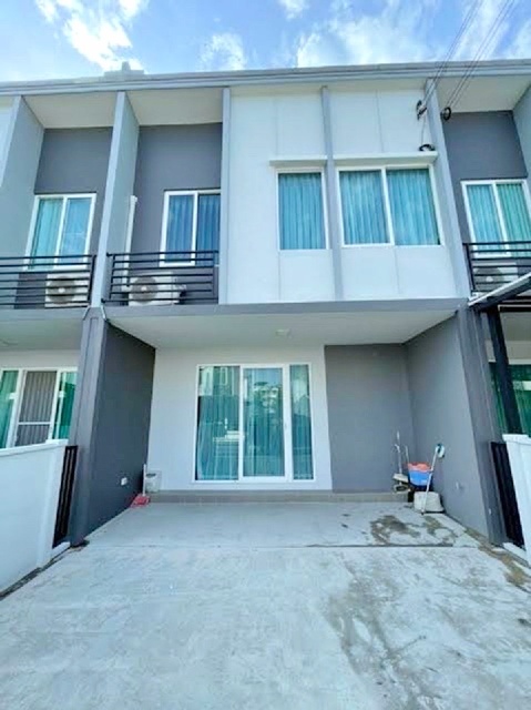 เทคนิคมีนบุรี 2 กม MRT บางชัน 800 ม. 3นอน ให้เช่าทาวน์โฮม 2 ชั้น 20ตร.วา.158 ตร.ม. รามอินทรา 115-119 2 น้ำ  รพ.เสรีรักษ์ 1.7 กม.