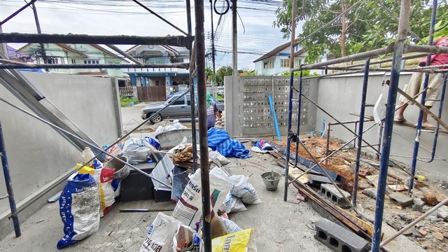 หมู่บ้านเคหะบ้านพอนภูเก็ต ทาวน์โฮมรีโนเวทใหม่ 22วา 3ห้องนอน 1ห้องน้ำ ใกล้โรบินสันถลาง