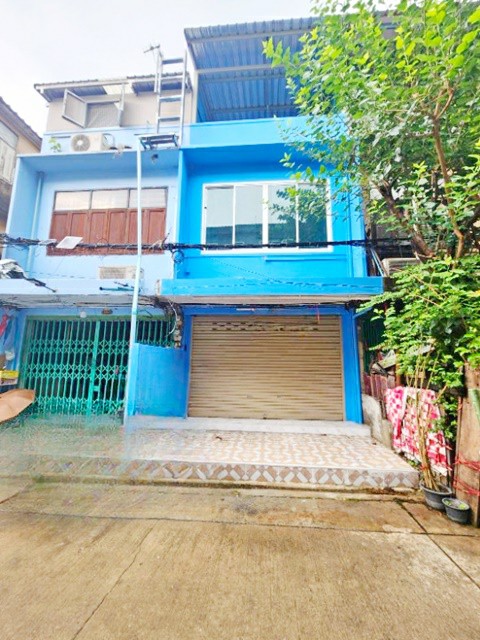 เซ็นทรัลพระราม3 1.5 กม รร.นานาชาติคิงส์คอลเลจ 500ม. ให้เช่า ทาวน์เฮ้าส์ 3 ชั้น พร้อมเข้าอยู่ 3นอน 1น้ำ เทอร์มินอล 21 พระราม 3 2.0 กม.