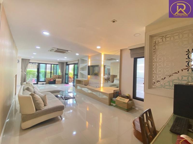 ให้เช่าทาวน์โฮม2ชั้น หลังใหญ่ 5ห้องนอน สไตล์บ้านเดี่ยว หมู่บ้านเดอะ เพอร์เฟค เครสท์ อ่างศิลา (The Perfect Crest Angsila) เมืองชลบุรี