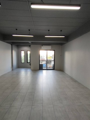 ให้เช่าโฮมออฟฟิศ 3 ชั้น ย่านลาดพร้าว บางกะปิ ซอยลาดพร้าว 124 สไตล์ลอฟท์ ใกล้ MRT มหาดไทย