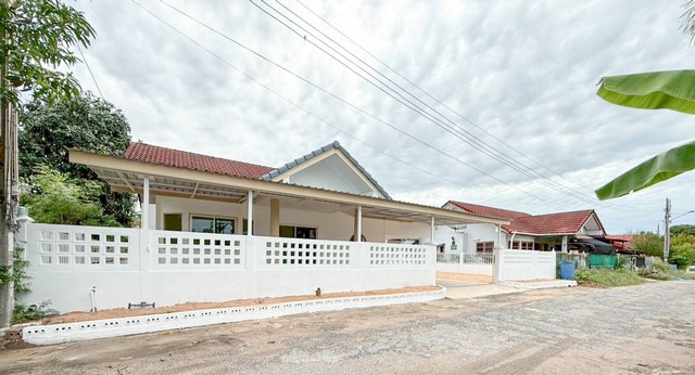 บ้านเดี่ยว 79 ตารางวา 1 ล้านกว่าบาท ใกล้อนุบาลรักภาษา บ้านฉาง ผ่อนเพียง 8000 บาท 