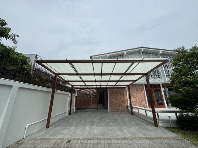 P658 ให้เช่าบ้านเดี่ยว รีโนเวทใหม่ ซอยปรีดีพนมยงค์ 25 เอกมัยซอย 10 บ้านร่มรื่นเหมาะอยู่อาศัย ใจกลาง สุขุมวิท เอกมัย