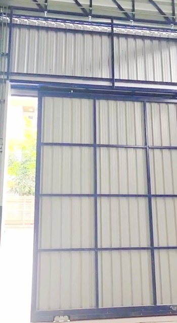 ARL ลาดกระบัง 649 ม. โกดังที่เดินถึง สนามบินสุวรรณภูมิ 3.9กม. โกดังให้เช่าใหม่ 271ตรม.  ตลาดร่มเกล้า 5 กม.