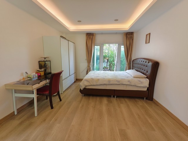 ให้เช่าบ้านเดี่ยวหลังใหญ่ 97 ตรว. 6 ห้องนอน หมู่บ้านมัณฑนา กรุงเทพกรีฑา7 บรรยากาศเงียบสงบ