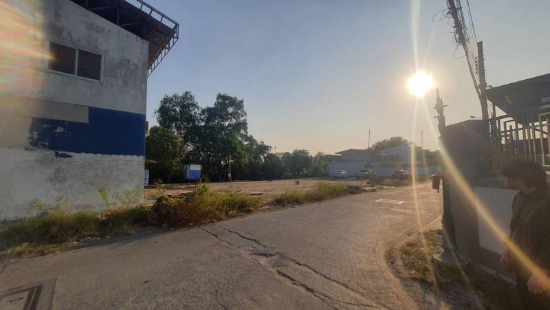 ราคาพิเศษ! โรงงาน+โกดัง พร้อมที่ดิน 1 ไร่เศษ! หน้ากว้างติดถนน 80 เมตร! ย่านพระประแดง