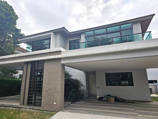 ขายบ้านเดี่ยว The Grand บางนา-วงแหวน  หน้าบ้านวิวสวนร่มรื่น อยู่ใกล้เมกาบางนา  เป็นบ้านใหม่ไม่เคยเข้าอยู่  เนื้อที่ 112 ตารางวา