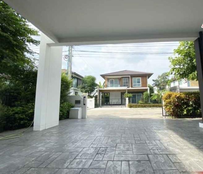 ให้เช่าบ้านเดี่ยว 2 ชั้น 50 ตรว. 3 ห้องนอน โครงการ มัณฑนา เลค วัชรพล โครงการ 2  เดินทางสะดวกเหมาะอยู่อาศัย เฟอร์นิเจอร์ พร้อมอยู่