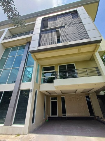 ให้เช่าโฮมออฟฟิต4ชั้นห้องมุม 600 ตร.ม.ย่านรามอินทราใกล้แฟชั่นไอแลนส์,MRTวงแหวนรามอินทรา