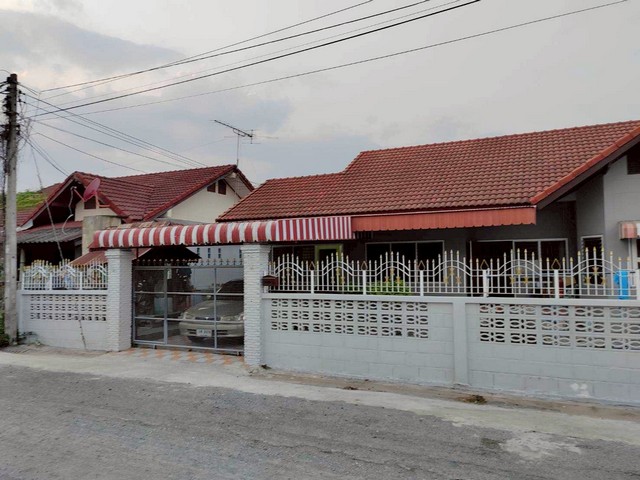 ขายด่วน บ้านพร้อมที่ดิน  76 ตร.วา หมู่บ้านปรางทองนิเวศน์  เมืองนครราชสีมา   ZE818 