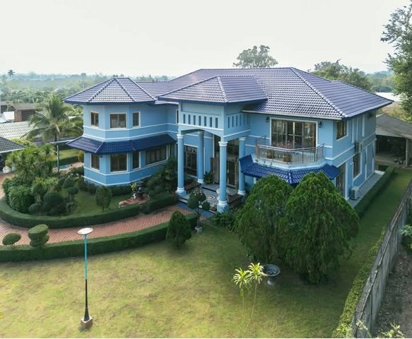 บ้านสไตส์ยุโรปคลาสสิก ตำบล อินทขิล อำเภอ แม่แตง จังหวัด เชียงใหม่ บนพื้นที่ 1 ไร่ 1 งาน 75 ตารางวา