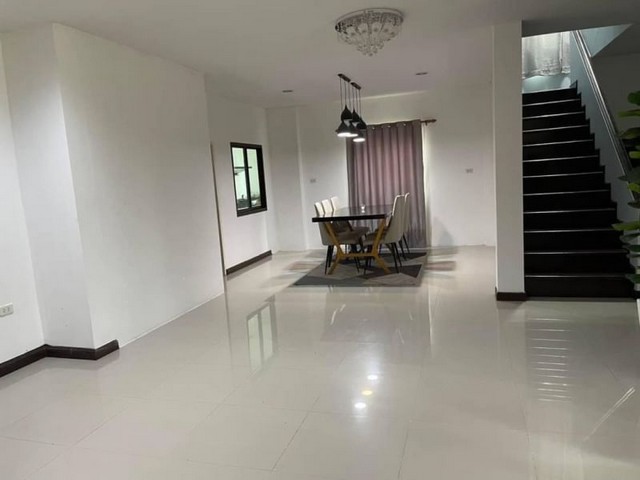 ขายบ้านเดี่ยวมือสอง ใกล้เจปาร์ค หมู่บ้านโกลเด้นปาร์ค ศรีราชา ชลบุรี FP-H0481