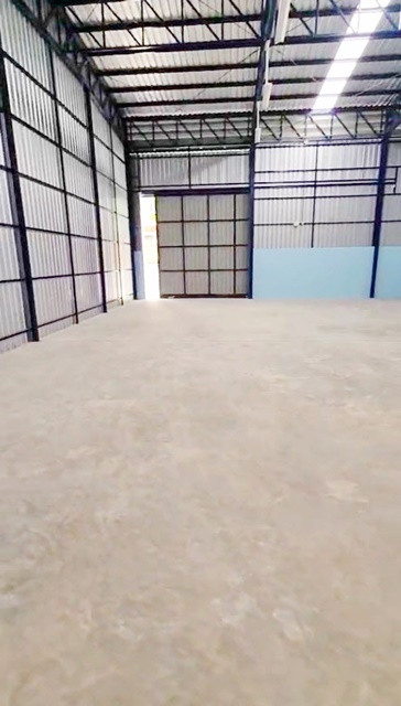 ARL ลาดกระบัง 648 ม. ลาดกระบัง  โกดังให้เช่าใหม่ 500ตรม. 4โรง เดินถึง  สนามบินสุวรรณภูมิ 4 กม.  สารสาสน์วิเทศร่มเกล้า 4.8 กม.