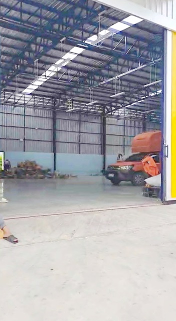 สนามบินสุวรรณภูมิ 3.9กม  โกดังให้เช่าใหม่ 271ตรม.ARL ลาดกระบัง 649 ม. โกดังที่เดินถึง  ตลาดร่มเกล้า 5 กม. 