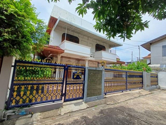 P671 ให้เช่า ขาย หมู่บ้านอรรถกฤต ซอยอารีย์สัมพันธ์ 4 ขนาด 75 ตรว. 8 ห้องนอน อารีย์ พหลโยธิน ใกล้ BTS อารีย์ เหมาะอยู่อาศัย ทำออฟฟิศ