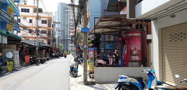 ทำเลติดมหาวิทยาลัยบูรพา ขายที่ดิน พร้อมอาคารศูนย์อาหาร 2 ชั้น