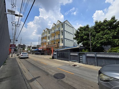 ทำเลโคตรการค้า! ตรงข้ามคอนโดใหม่ 690 ยูนิต!!ขายที่ดินพร้อมสิ่งปลูกสร้าง 214 ตร.วา ลาดพร้าว 64 แยก 3 เชื่อมรัชดาฯ-สุทธิสาร ใกล้ MRT โชคชัย 4