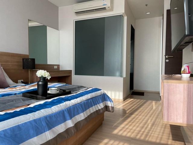 Rhythm Sathorn comfortable spacious private 12A floor Saphan Taksin BTS