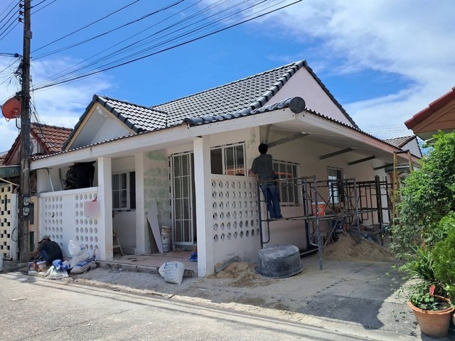 หมู่บ้านภูเก็ตวิลล่า3 ทาวน์โฮมรีโนเวทใหม่ 18.8วา 2ห้องนอน 1ห้องน้ำ ใกล้โลตัส โก เฟรช เจ้าฟ้า