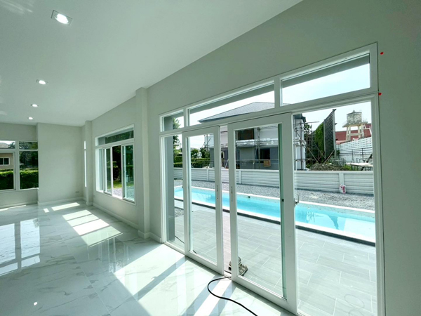 ขายบ้านเดี่ยวหรู 2ชั้นเนื้อที่ 180.6 ตร.ว มีสระว่ายน้ำในตัว 4ห้องนอน 5ห้องน้ำ ถนน พระราม 2 ก.ม 15 ตำบลบางน้ำจืด ราคาขาย 16.9 ล้านบาท