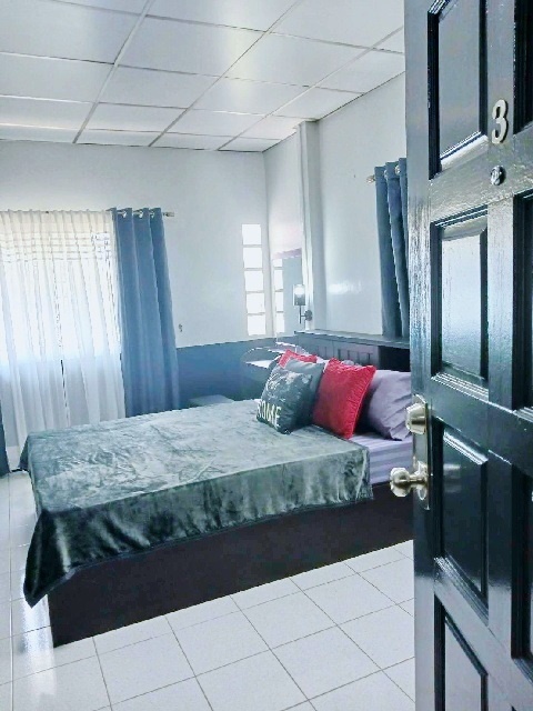 MRT ราษฎร์พัฒนา 900 ม. ตลาดน้ำขวัญเรียม 1.7กม. ให้เช่าทาว์โฺฮม 1 ชั้น 32 ตร.ม. 18 ตร.วา.1 นอน 1 น้ำ พร้อมเฟอร์  ถ.เสรีไทย รามอินทรา สวนสยาม