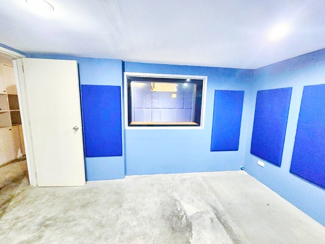 มีลิฟต์  6ชั้น 3คูหา Hostel AIABNB ไอคอนสยาม600ม.ให้เช่าสำนักงาน ทำเลทอง BTS กรุงธนบุรี 600ม.  ติดถนนใหญ่ 24 นอน  54 ตร.วา. 1,060 ตร.ม.