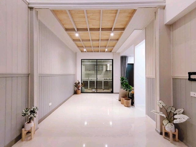 ให้เช่าทาวน์โฮมหรู  3 ชั้น ลาดปลาเค้า 1.6 กม. รามอินทรา3-7 DIY MRTสีชมพู ทำเลดี 20 ตร.วา.160 ตร.ม.4 นอน เฟอร์พอตัว เซ็นทรัล รามอินทรา 2.3 กม