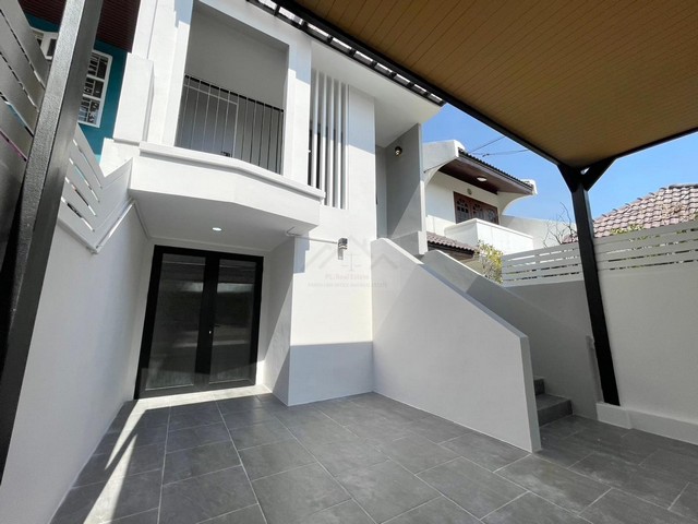 ขายทาวน์โฮม 3 ชั้น เล่นระดับ ซอยติวานนท์43 ตกแต่งใหม่พร้อมอยู่ ใกล้สถานีรถไฟฟ้า สามัคคี