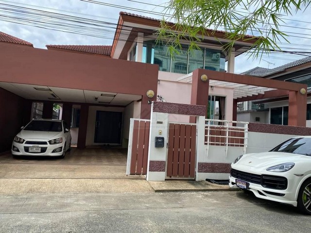 ให้เช่าบ้านเดี่ยว 2 ชั้น 67 ตรว. 3 ห้องนอน หมู่บ้านอารีน่าการ์เดนท์ อ่อนนุช 44 ใกล้ BTS บางจาก 5 นาที