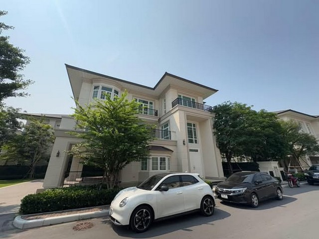 HR2447ขายบ้านระดับ Super Luxury Crystal Solana บนถนนเลียบทางด่วนรามอินทรา ใกล้ CDC 