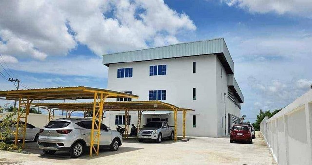 ขายและให้เช่าโกดังสำนักงานศรีราชา​ชลบุรี ​บนเนื้อที่​  2​ ไร่ อาคารสำนักงาน​  3 ชั้น  โกดังพื้นที่​  1,614   ตรม