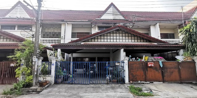 ทาวน์เฮ้าส์ อุบลชาติ 2900000 บาท. 4 BR พื้นที่เท่ากับ 30 ตาราง.วา ใกล้ ใกล้จุดขึ้นลงทางด่วน ใกล้ถนนใหญ่/ทางหลวง ใกล้ห้างสรรพสินค้า ใกล้โรงพยาบาลพระนั่งเกล้า โรงพยาบาลเกษมราษฎร์รัตนาธิเบศร์ ใกล้โรงเรียน/มหาวิทยาลัย ทำเลดี เข้าออกได้หลายทาง (ทาวน์เฮ้าส