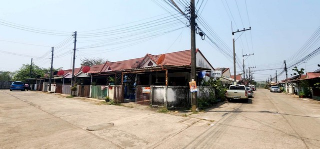 Townhouse พานหิน 5 790000 BAHT 1BR1ห้องน้ำ ใหญ่ 27 Square Wah ไม่ไกลจาก ใกล้แหล่งชุมชนมากมายใกล้นิคมอุตสาหกรรม 304 ปราจีนบุรี  มีร้านอาหารมากมาย บิ๊กซี โลตัส เซเว่น ใกล้บ้านเอื้ออาทรท่าตูม สำนักสงฆ์พุทธมาลัย โรงแรม รีสอร์ทมากมาย การเดินทางสะดวก เข้าอ