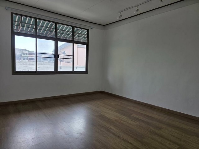 ให้เช่าอาคารพาณิชย์ใกล้ โลตัสพระราม3  และ เซ็นทรัลพระราม3 ใกล้รถไฟฟ้าBTSเซนต์หลุยส์  3 ชั้น ซอยจันทน์ 18  แขวงทุ่งวัดดอน เขตสาทร