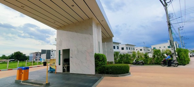 [ขาย] ทาวน์โฮม 2 ชั้น KLEVER TYME ศรีจันทร์-แอร์พอร์ต | 3 นอน 2 น้ำ | 21 ตร.ว. | แต่งครบ พร้อมอยู่ | 2,650,000 บาท